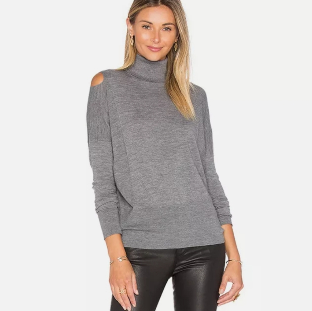Vince Cold Shoulder Cut out Turtleneck Gray‎  Wool Sweater Size S Small